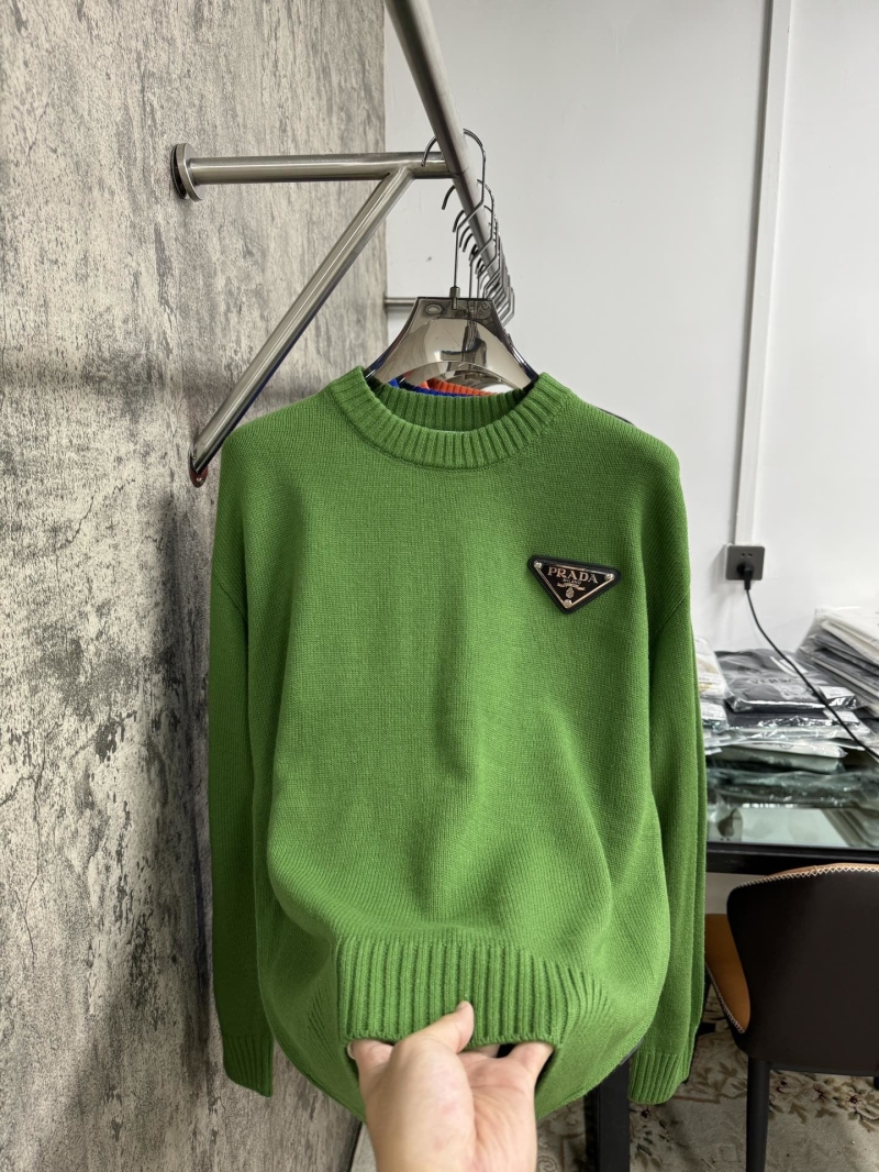 Pra*a sweater